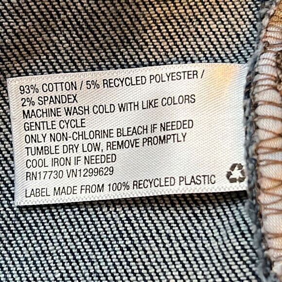 Ava & Viv Women's Blue Dark Wash Distress Stretch Cuff Denim Shorts Size 18W - Picture 7 of 7